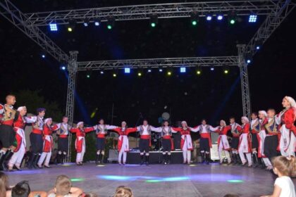 Kıbrıs Türk halk oyunu ekibi — Beyarmudu Halk Dansları Festivali temsili görseli